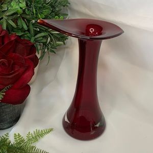 Stunning RUBY RED Calla Lily glass vase